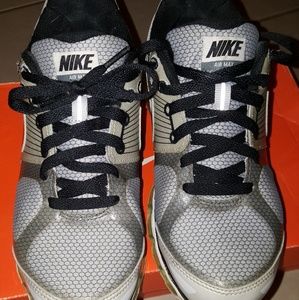 2010 Nike Air Max size 5.5 Jrs- fit a size 7 woman